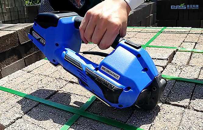 Zili | Learning to use the brick factory portable electric baler two skills, useful to cut down the failure rate