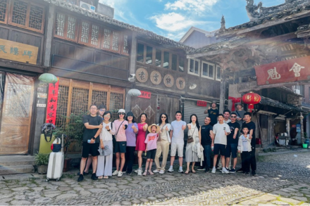 Zili | Summer Group Building: Working Together, Sharing the Summer Wonderland