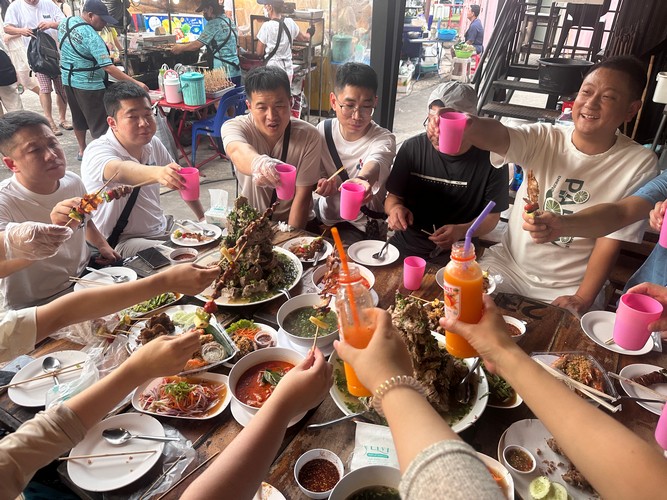 Zili | Around the World ‘Bringing’ the Future, Zili Sales Team Thailand Reunion Tour